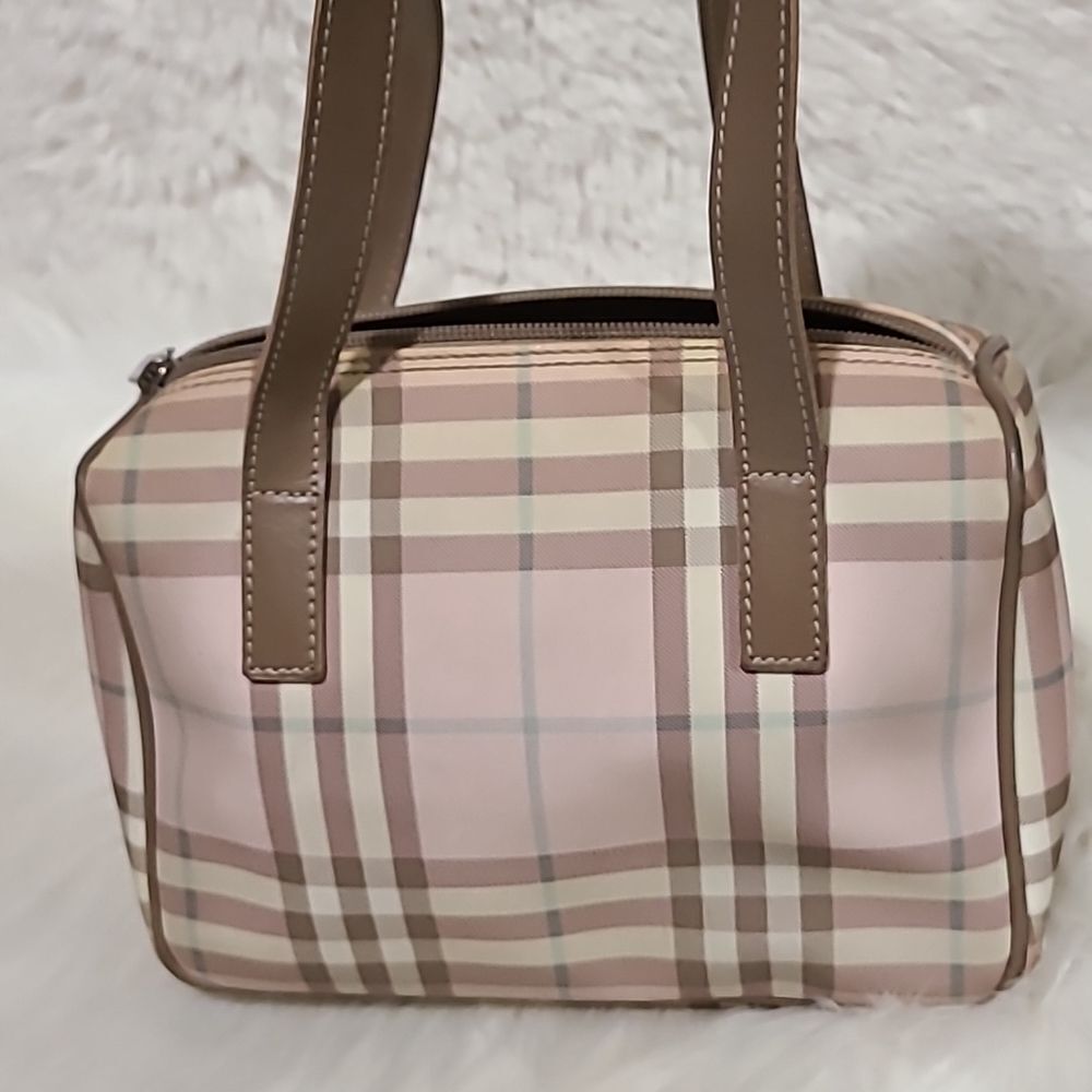 💯 Authentic Burberry Handbag 🍀 - Picture 7 of 12
